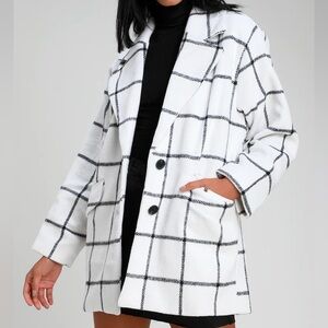 ISO Lulu’s On The Grid White Coat